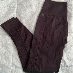 Fabletics Seamless Leggings w/cutouts - size Small (black)